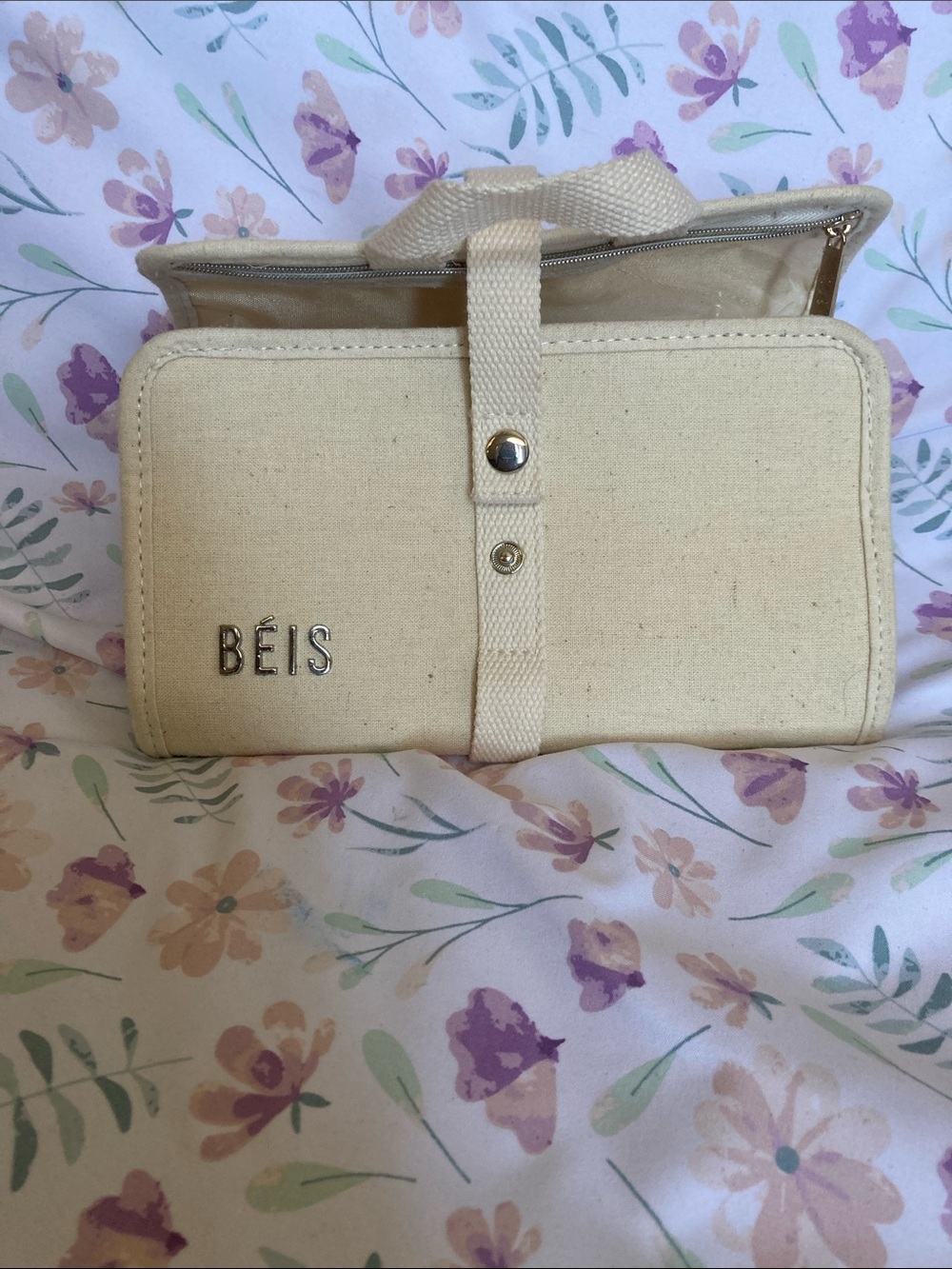 BÉIS 'The Dope Kit' in Beige - Hanging Travel Jewelry Organizer